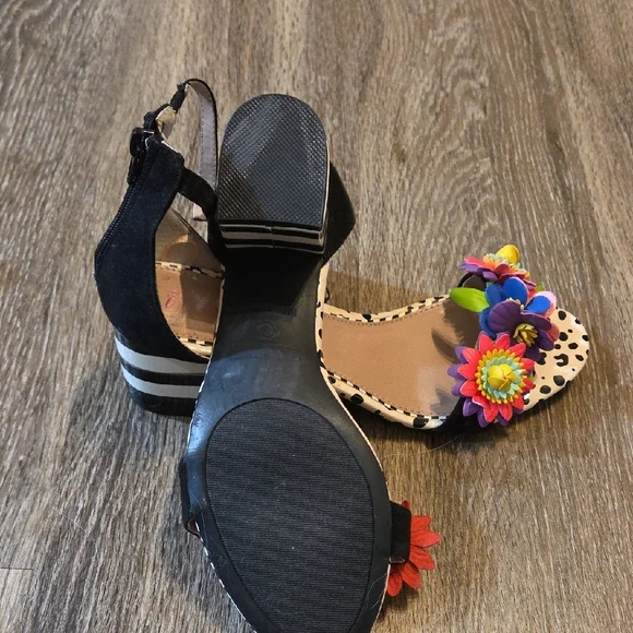 Betsey Johnson Black and White Heels with Colorful Floral Design - Picture 4 of 4